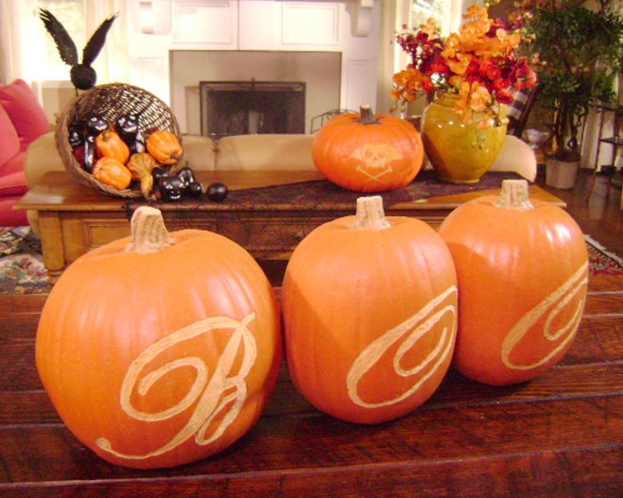 Using a Pumpkin-Carving Template | HGTV