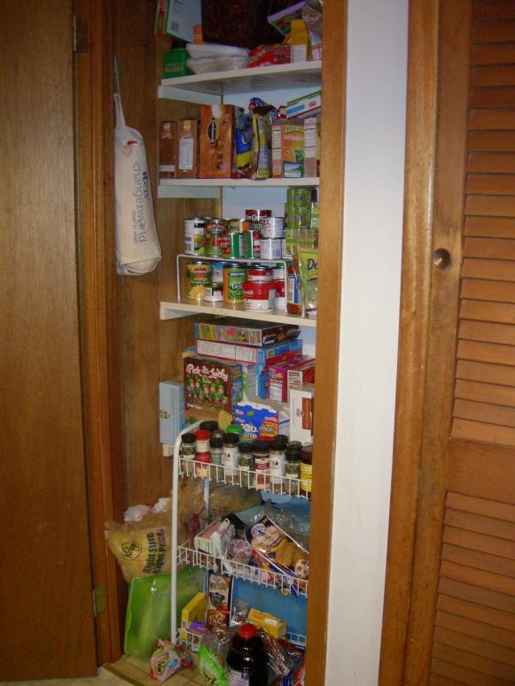 pantry-before1