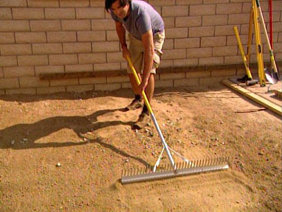 Laying Pavers For A Backyard Patio - How To Level Dirt For Paver Patio