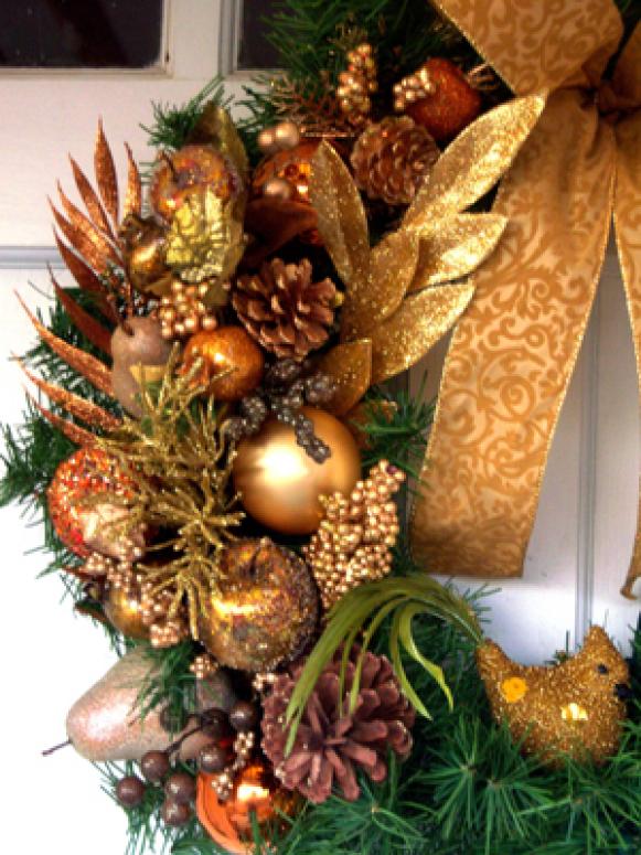 Gold Ornament Christmas Wreath 