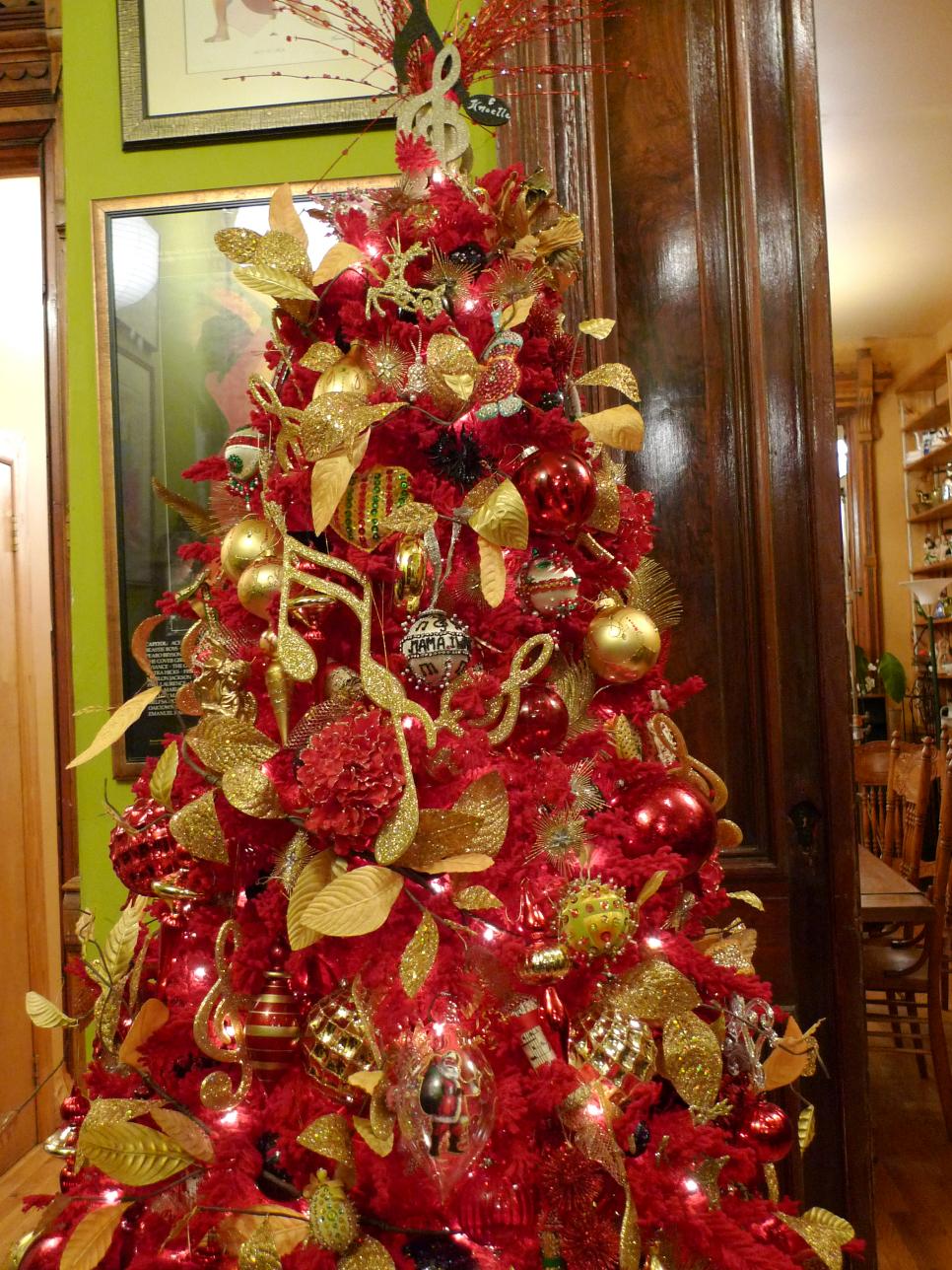 Christmas Tree Themes | HGTV