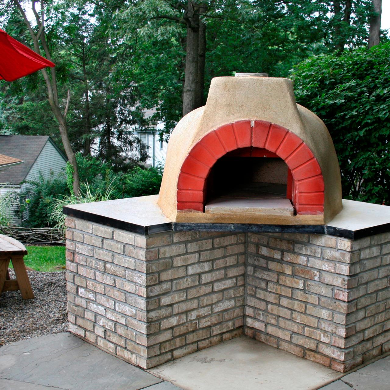 Wood Fired Brick Pizza Oven and Brick BBQ Grill  Brick pizza oven, Brick  bbq, Brick pizza oven outdoor