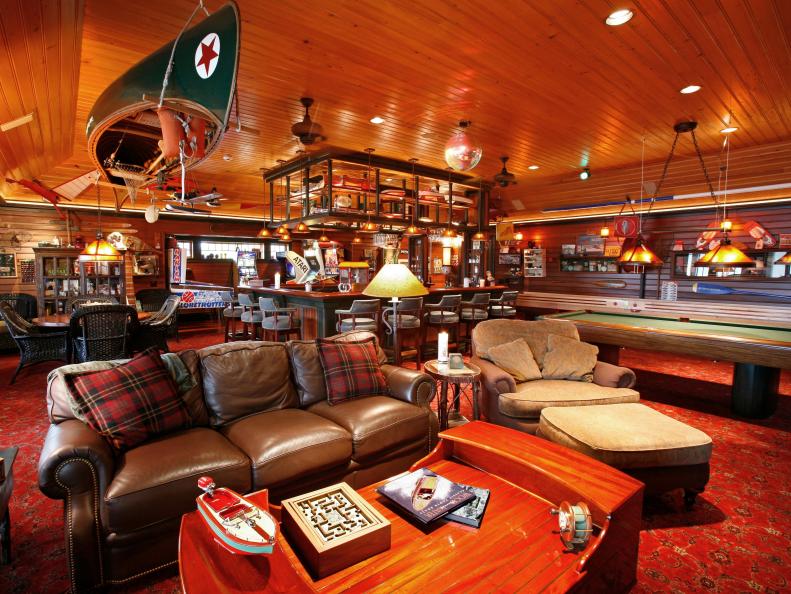 Spacious, Rustic Boathouse Chartroom With Leather Sofa and Full Bar