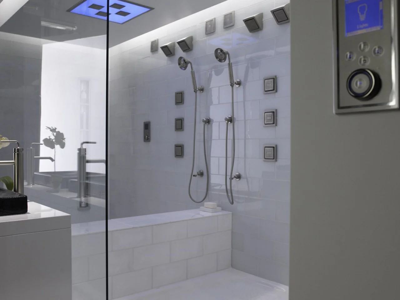 Universal Design Showers: Safety and Luxury | HGTV, image size:1280x960