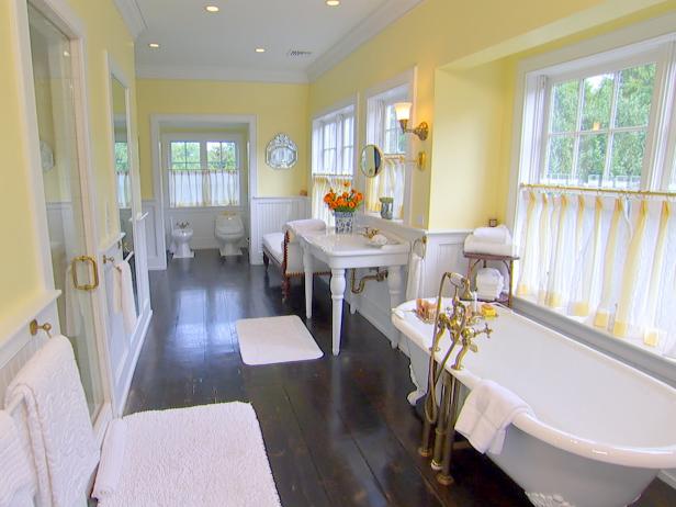 https://hgtvhome.sndimg.com/content/dam/images/hgtv/fullset/2009/4/7/0/hhttn101_yellow-bathroom_s4x3.jpg.rend.hgtvcom.616.462.suffix/1400945162024.jpeg