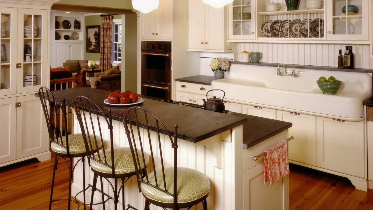 Farmhouse kitchen colors discount