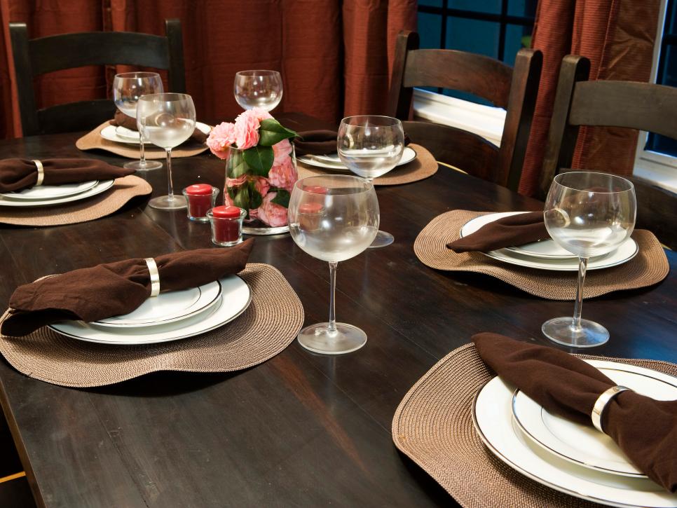 Ideas For An Elegant Dinner Party, Elegant Round Table Settings