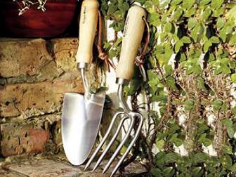 gardening-basics_round-tine-fork