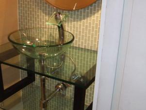 Sleek Bathroom Vaniry