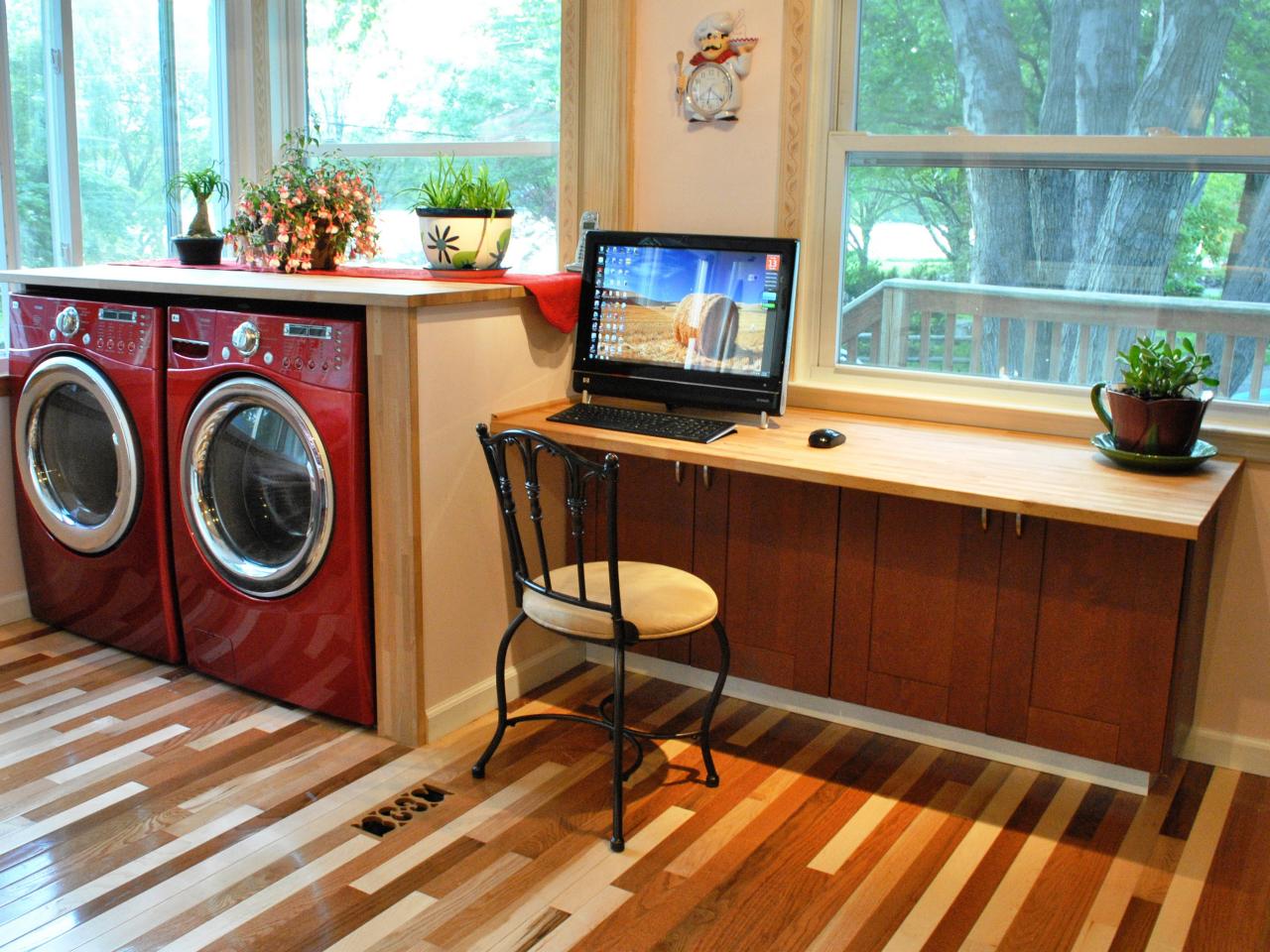 Build A Simple Kitchen Desk With, Are Kitchen Desks Out Of Style