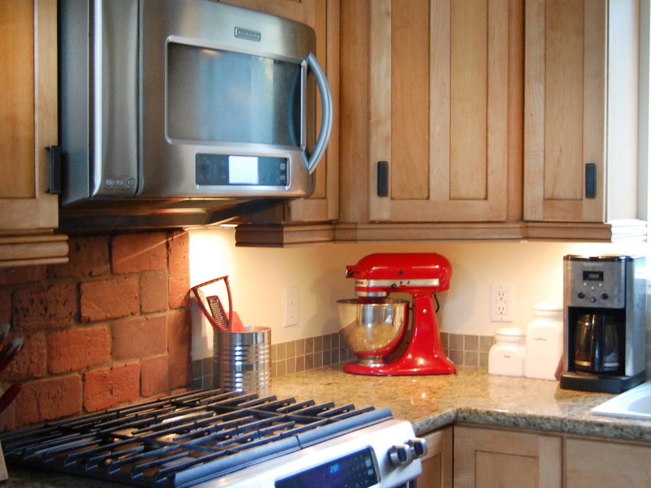 easy diy under cabinet lighting