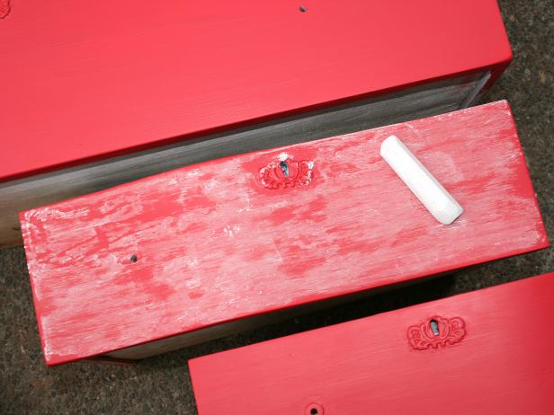 Treating Red Painted Surfaces With Chalk