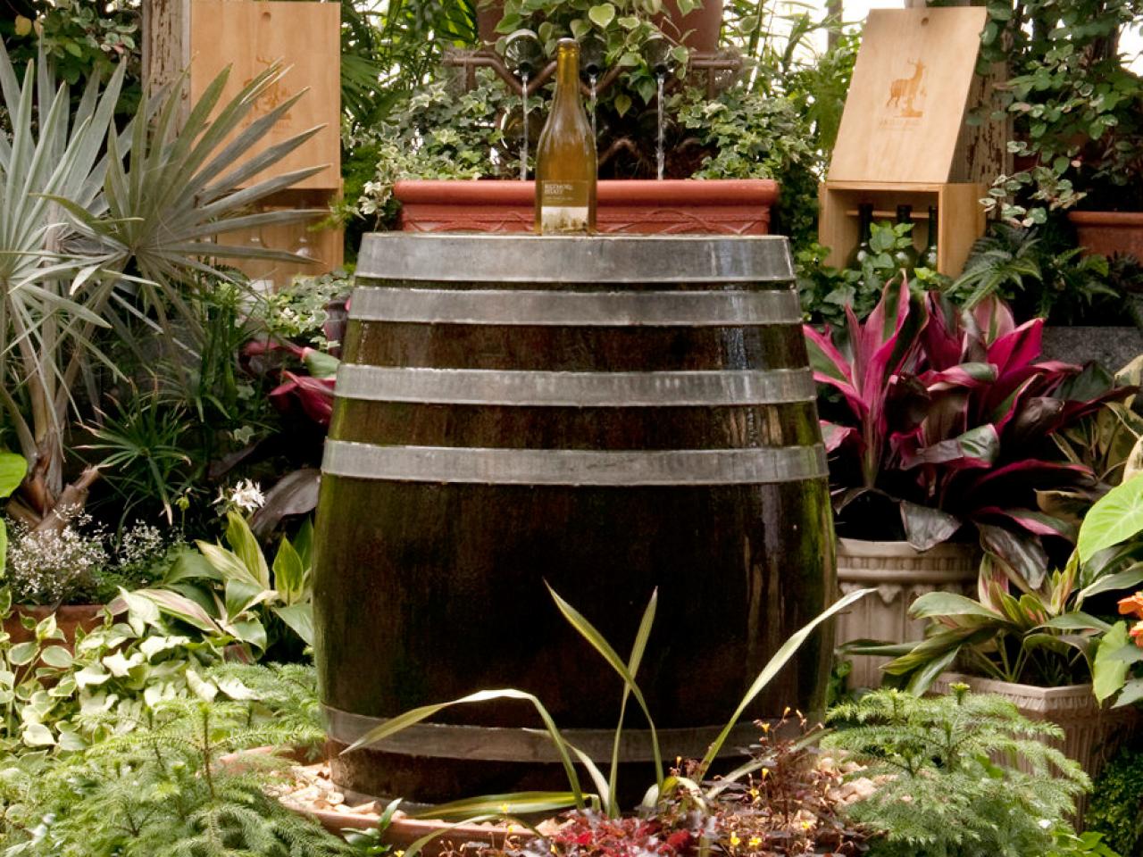 https://hgtvhome.sndimg.com/content/dam/images/hgtv/fullset/2010/12/16/0/CI-Biltmore_wine-bottle-fountain-beauty-wide_s3x4.jpg.rend.hgtvcom.1280.960.suffix/1400959058307.jpeg