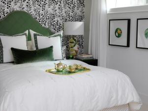 FLSRA205FL_wallpaper-green-upholstered-headboard-bedroom_s3x4