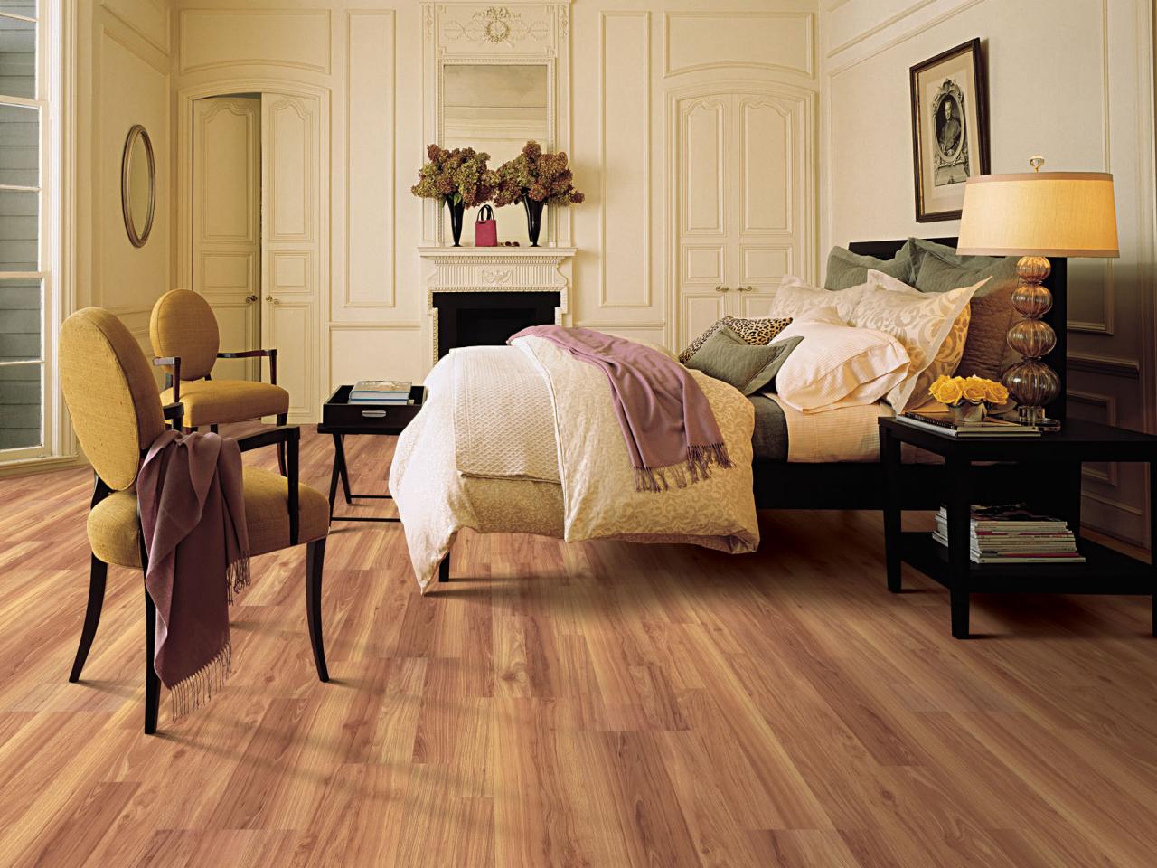 Flooring Er S Guide, Hardwood Floor With A Queen Christina