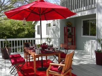 0128017_red-umbrella-for-outdoor-dining_s4x3