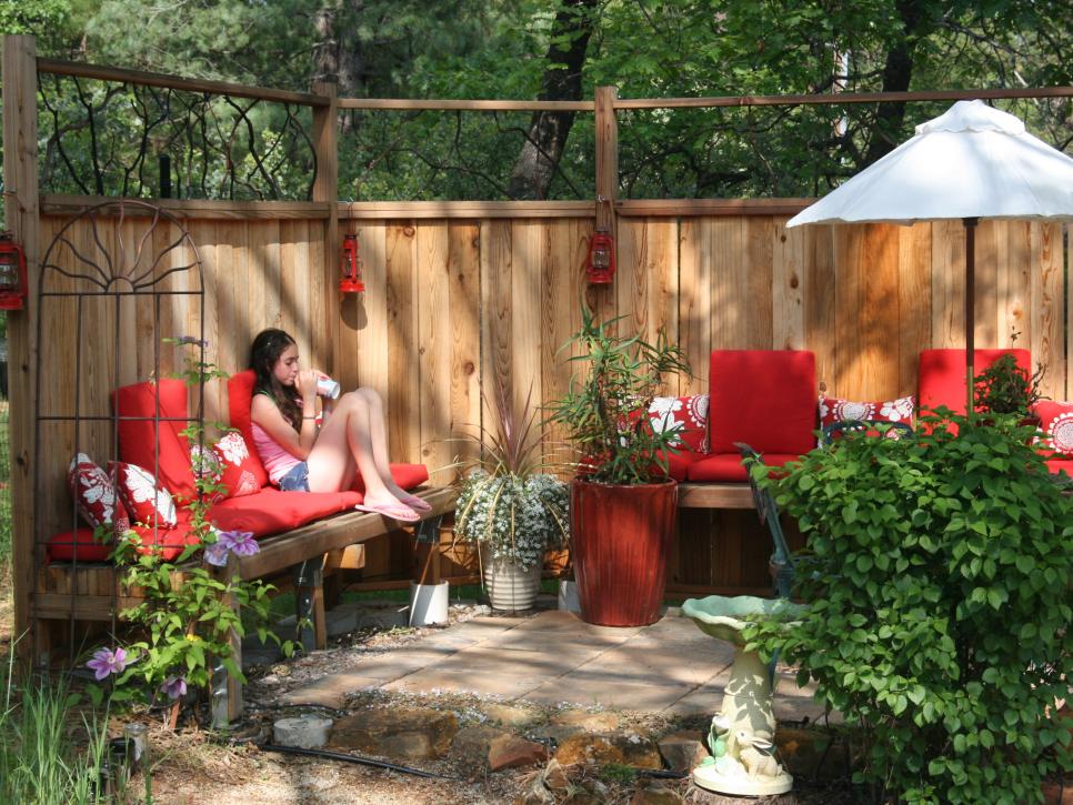 Southwestern Garden Area With Red Accents