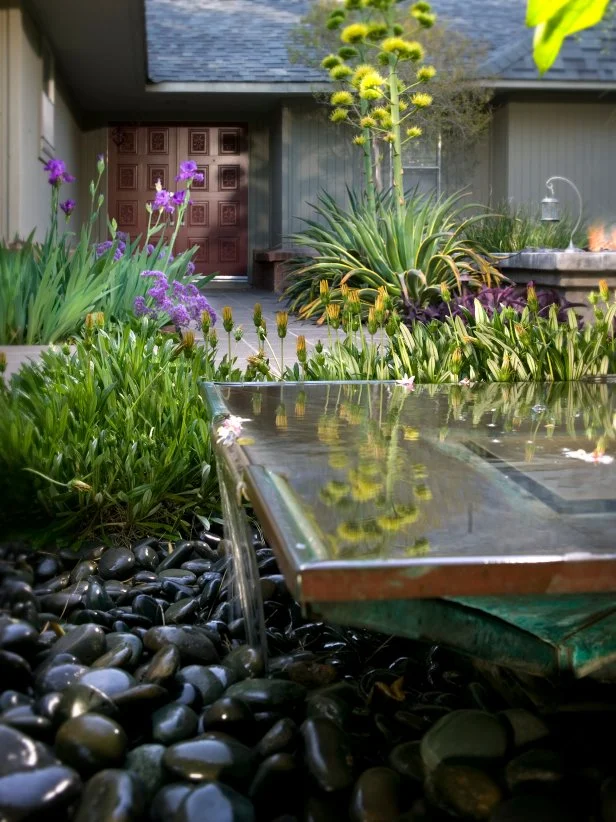 洋書 WATER FEAUTIRES FOR SMALL GARDENS Landscape Ideas: Small Space Water Features