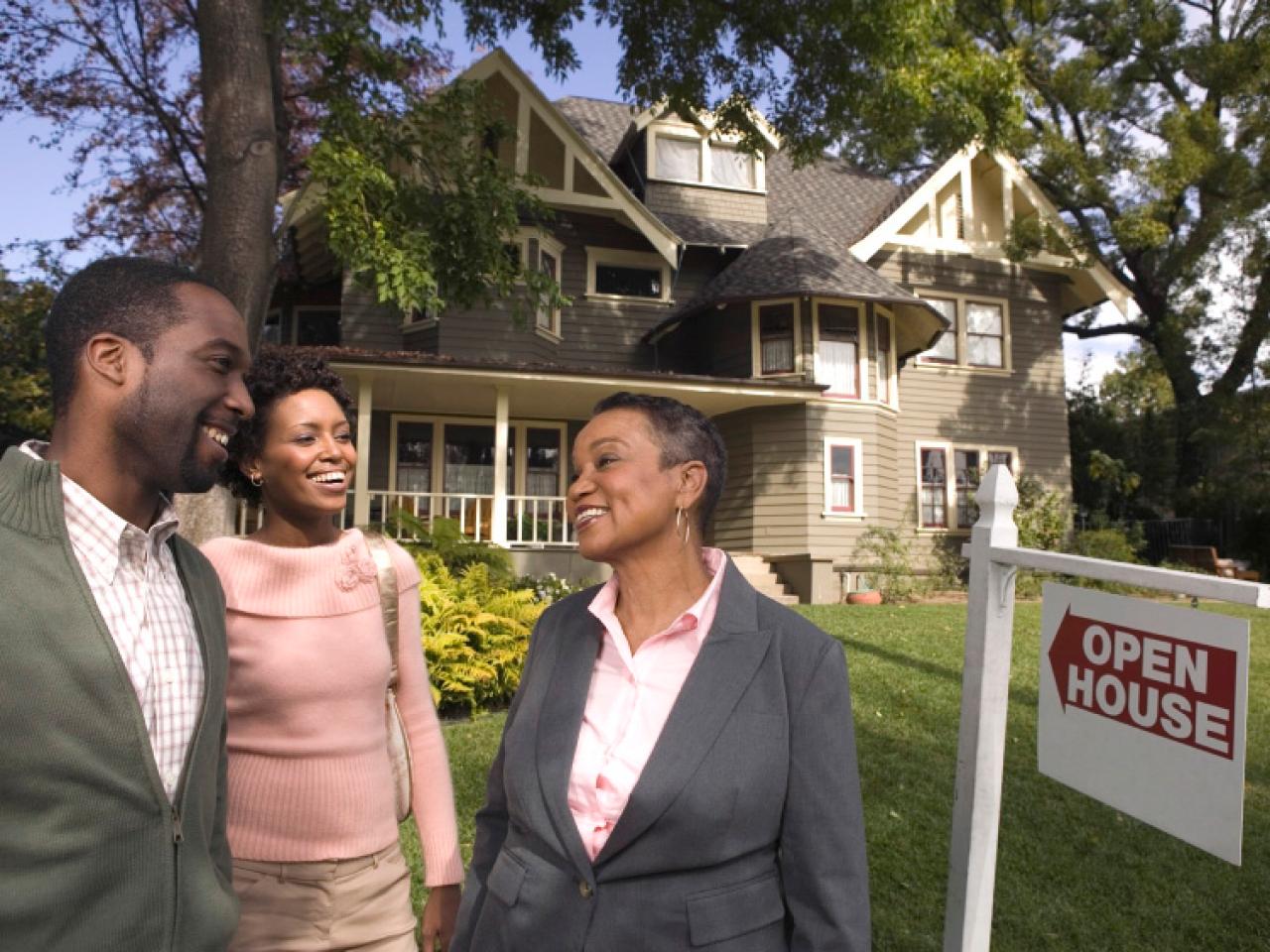 10 Things to Look for When Buying Your First Home