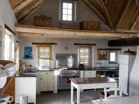 Simplicity Warms the Cottage Kitchen