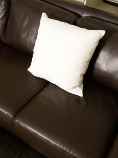 Ing Leather Furniture, How To Clean White Leather Sofa At Home