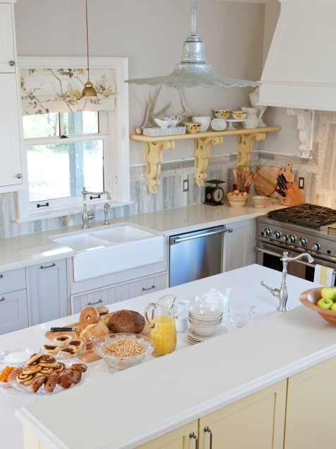 White Traditional Kitchen With Island