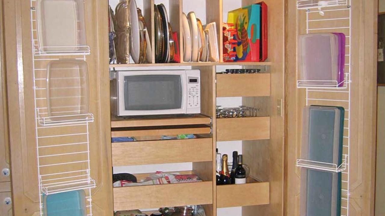 47 Genius Kitchen Pantry Ideas To Optimize Your Small Space, Home Design  And Interior #kitchenstorage #desig…