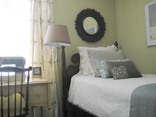 Desk And Twin Bed In Small Traditional Bedroom