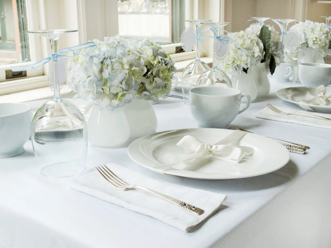 White and Blue Bridal Shower Brunch | HGTV, image size:1280x960