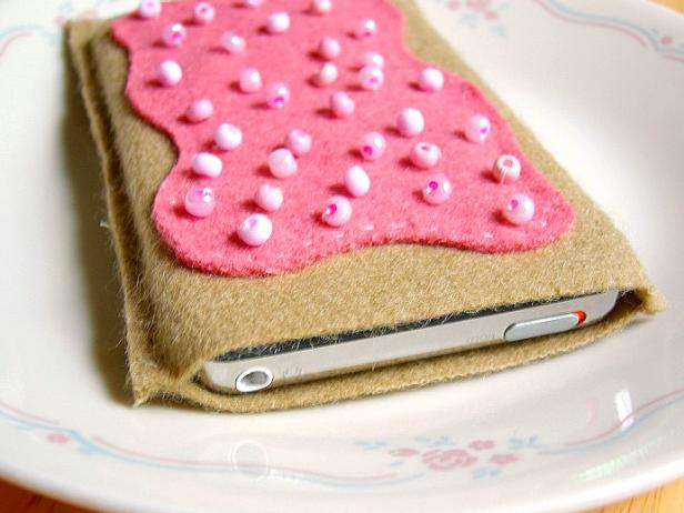 Felt Gadget Case Resembling Toaster Pastry