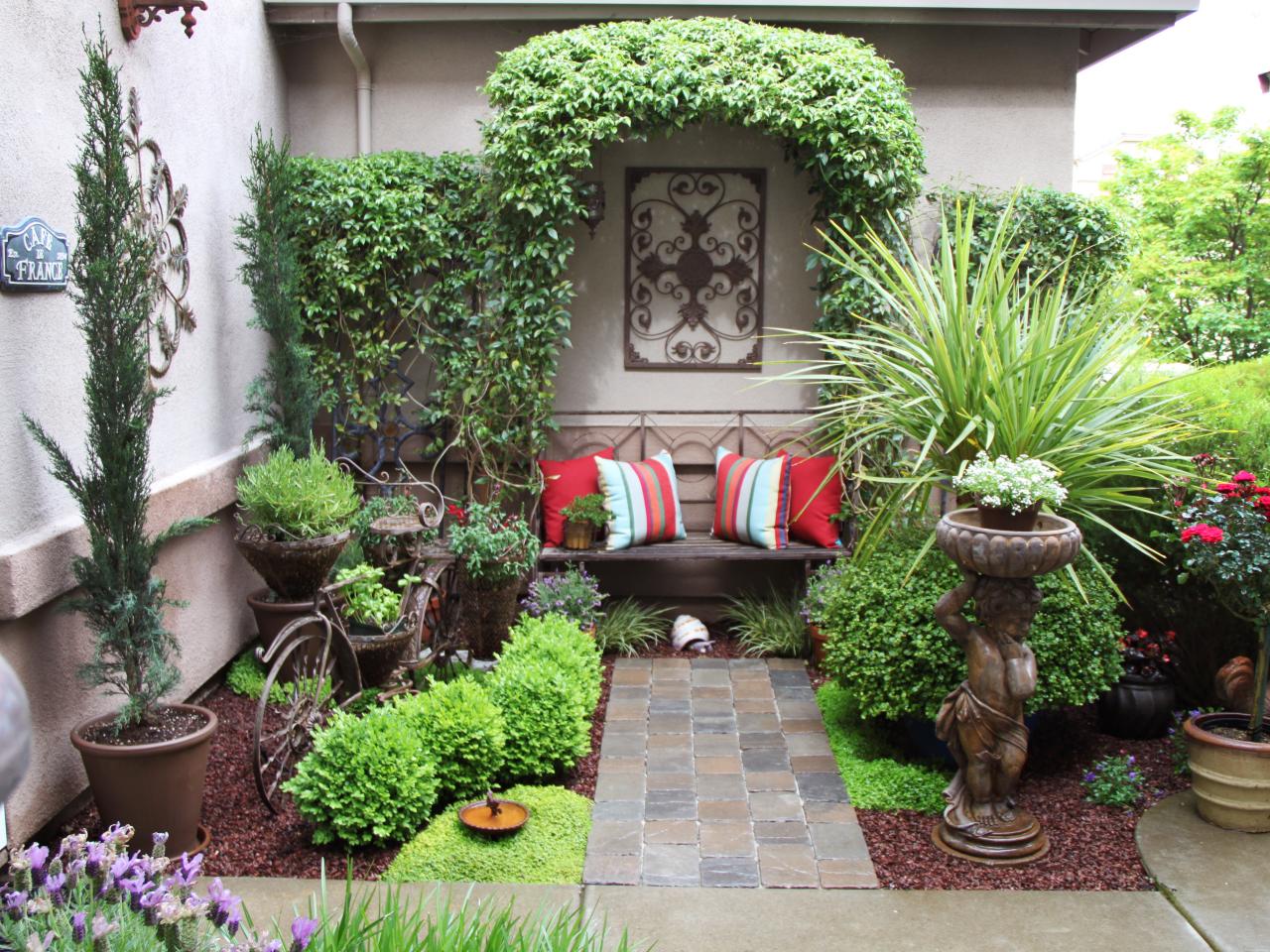 Courtyard Garden Design Ideas HGTV   1400948891950 