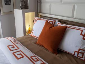 Urban10-Bedroom_38-bedding-pillows-BC28337_s4x3