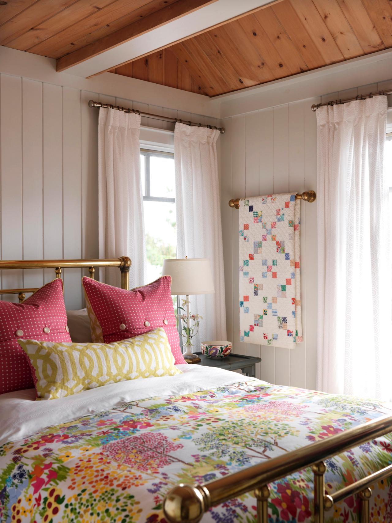 Cozy Textures Cottage Bedroom Decorating Ideas