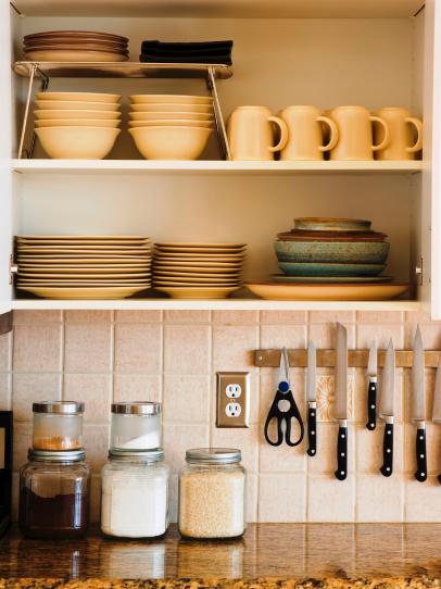 https://hgtvhome.sndimg.com/content/dam/images/hgtv/fullset/2010/9/17/0/iStock-13061275_Open-Kitchen-Shelving_s3x4.jpg.rend.hgtvcom.406.542.suffix/1400949968770.jpeg