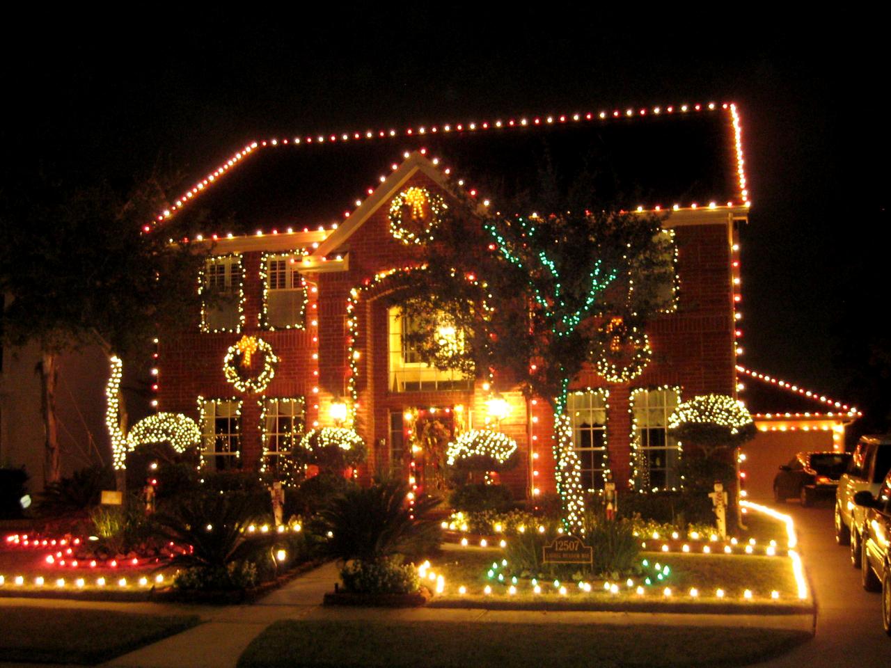 Stunning Outdoor Christmas Displays | Interior Design Styles and Color ...