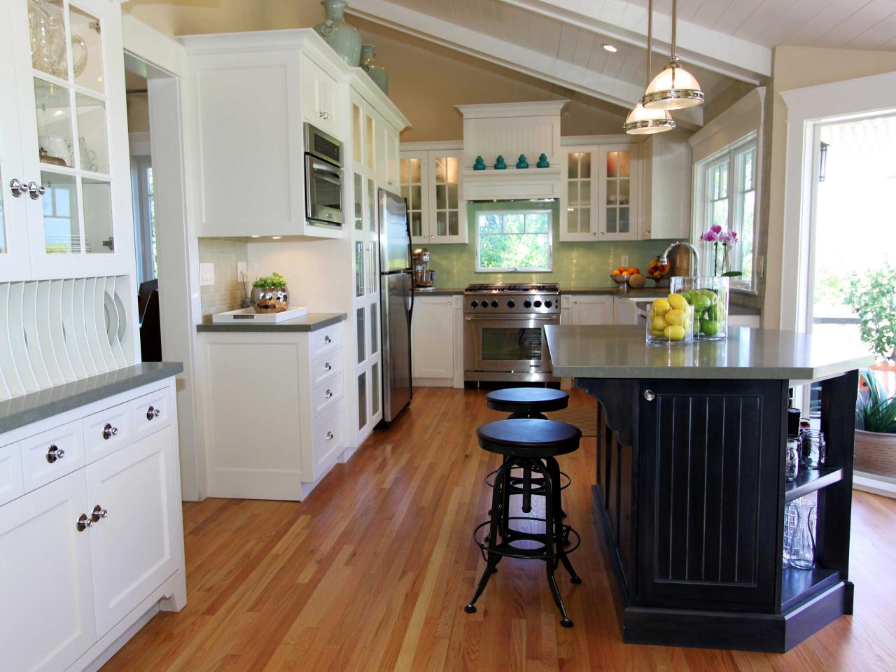 Traditional Kitchen With Vaulted Ceiling And White Cabinets Hgtv