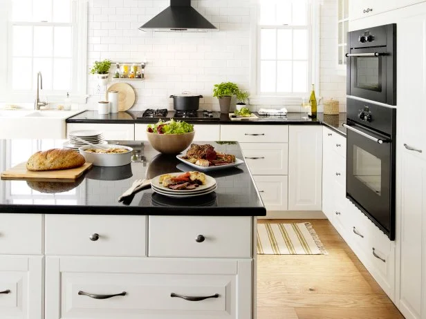 A Black Oven How to Decorate a Kitchen: Stunning Style Tips
