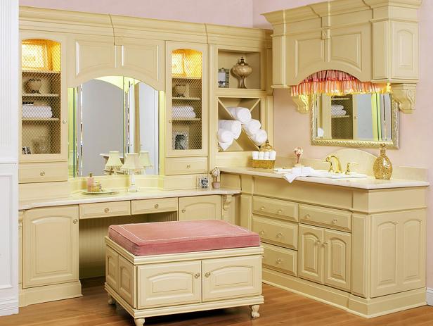 Bathroom Makeup Vanity and Dressing Table | HGTV