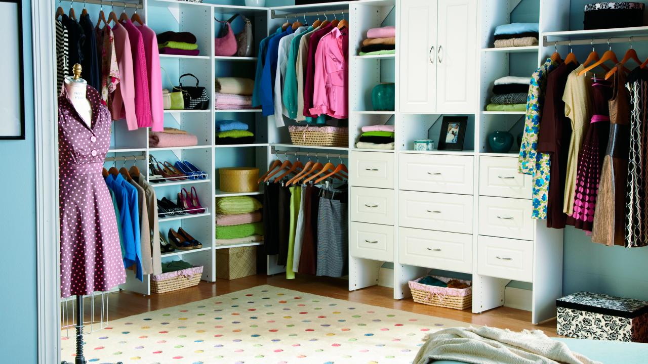 19 chic walk in closet ideas to sort clothes like a star