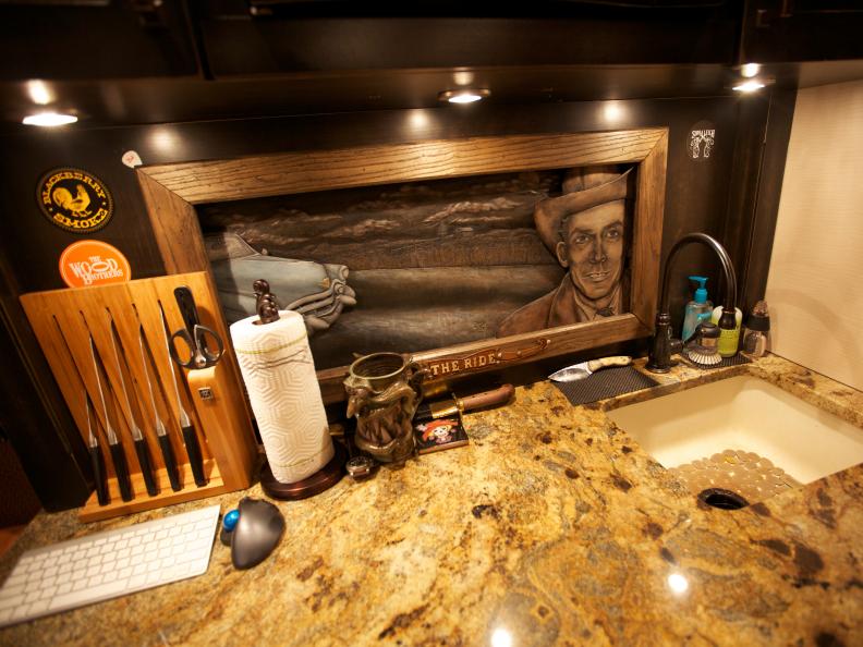 Zac Brown's Deluxe Tour Bus Interior Details