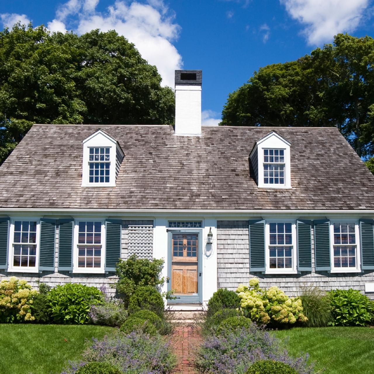 G i Decorating A Cape Cod Home V i Phong C ch Bi n Tinh T S ng T o