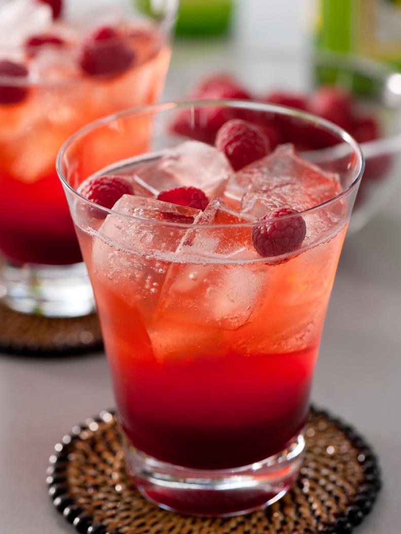 Lemonade Mocktail with Raspberry