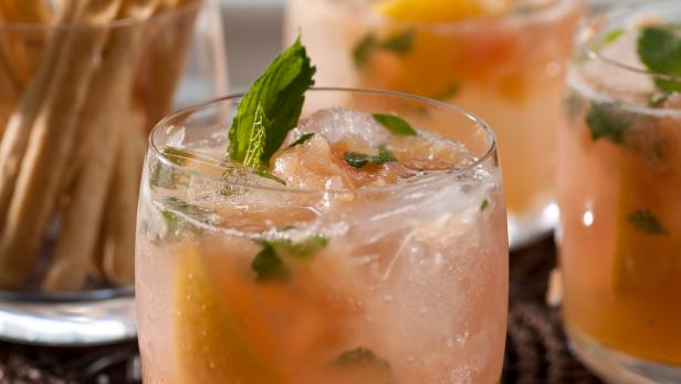 Fiesta-Ready Cocktails (+ Mocktails!) to Make Today