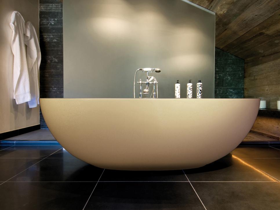 Dreamy Tubs and Showers A Tub for a King