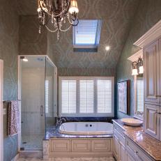 Elegant Traditional Bathroom With Chandelier 