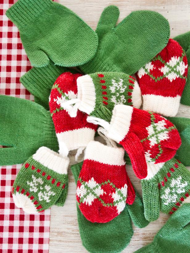 Gather 24 toddler-sized mittens. Tip: You can usually find mittens for $1 each at arts and crafts or fabric stores.
