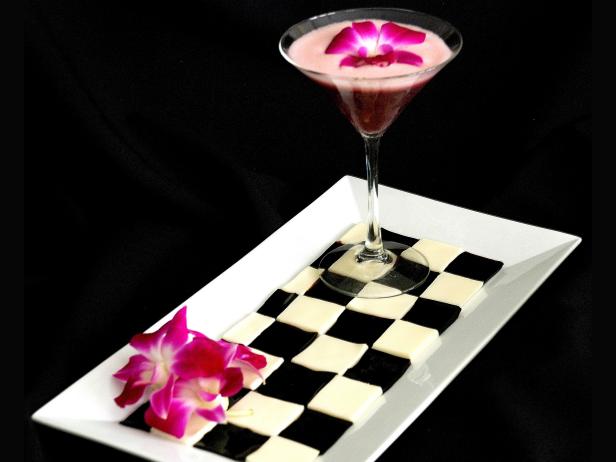 Eudora S Purple Hat Cocktail From Hotel Monteleone Hgtv