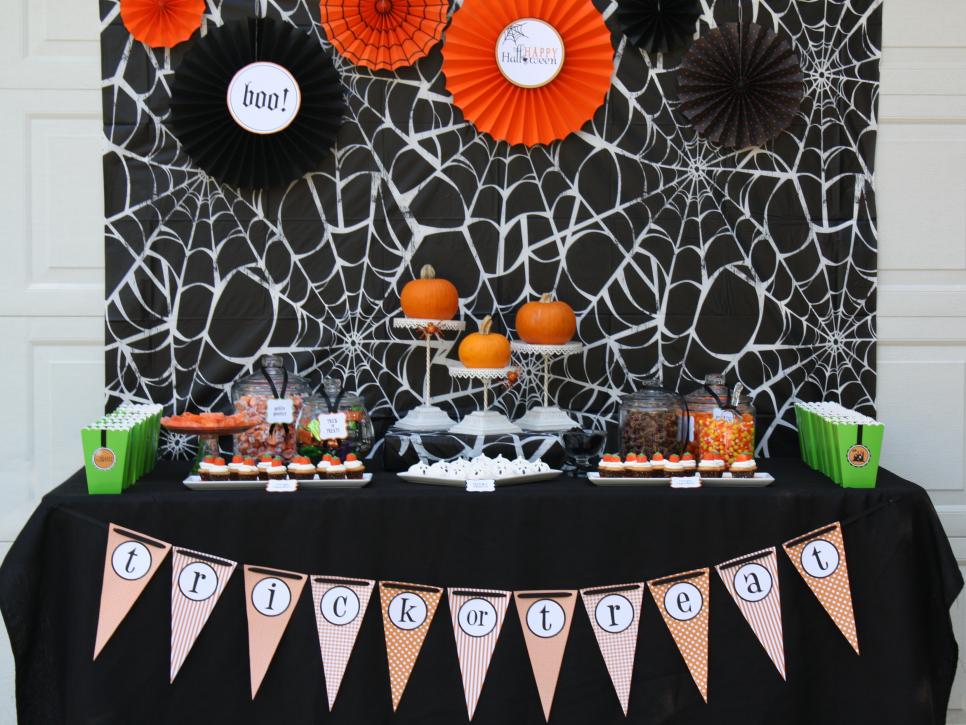 Halloween Table Decorations \u0026 Settings 