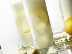 The experts at HGTV.com share a classic Tom Collins cocktail recipe.