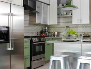 HSONE103_green-silver-kitchen_s3x4